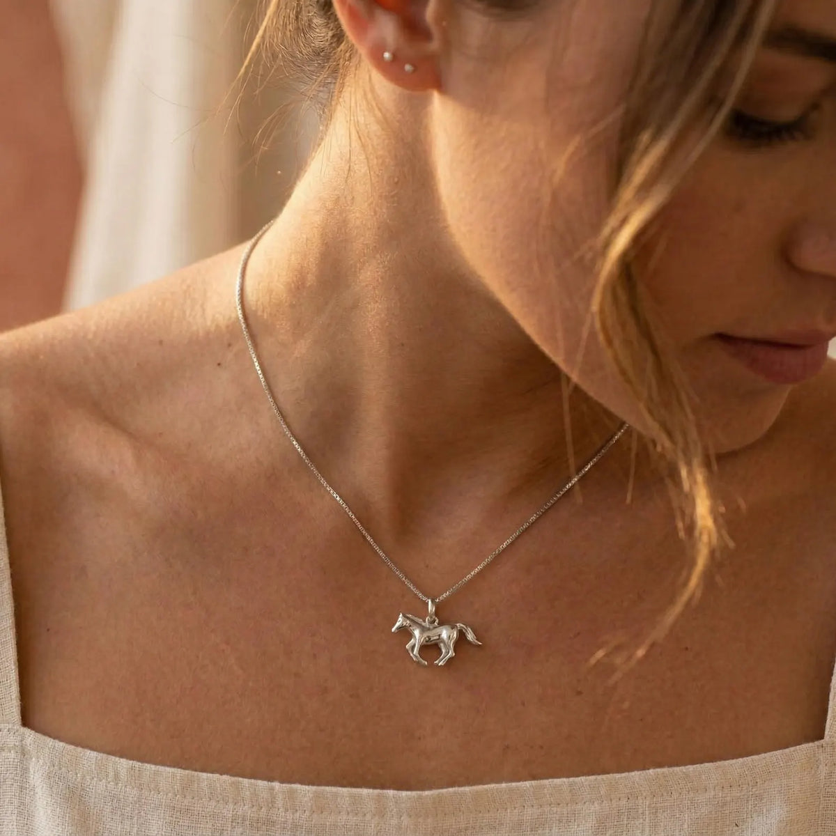 Horse Mission White Gold Necklace